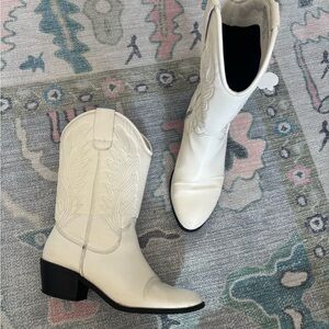 White Western Cowboy Boots